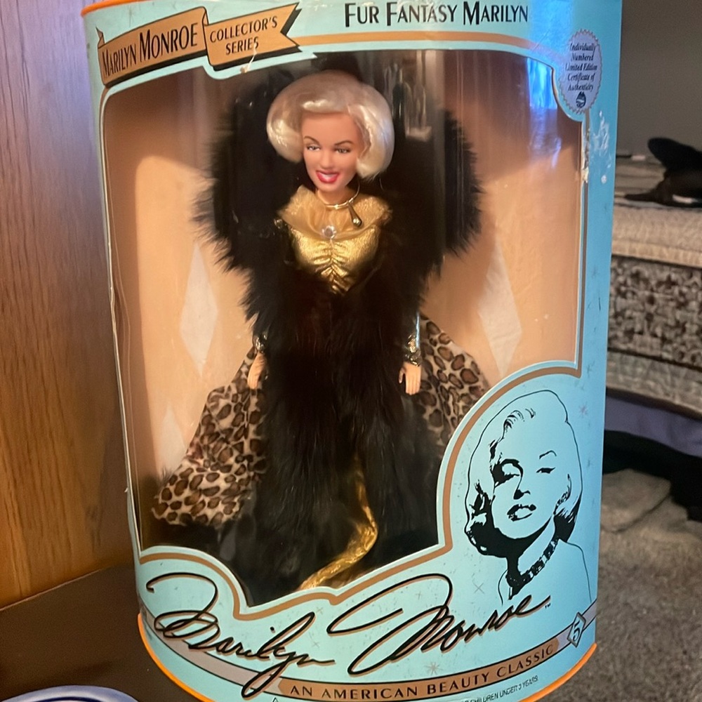 New in box Collectors doll - Marilyn Monroe